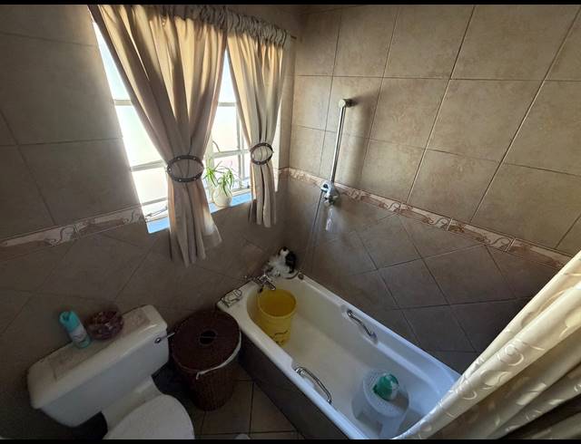 4 BEDROOM FREEHOLD FOR SALE IN DALPARK